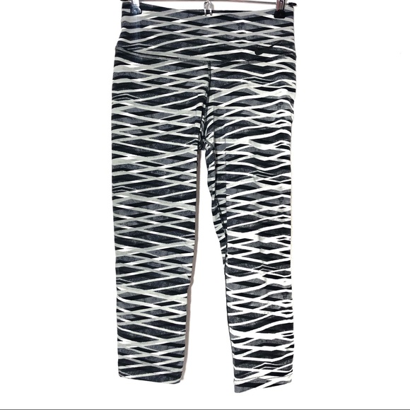 Nike Striped Crop - Picture 1 of 6